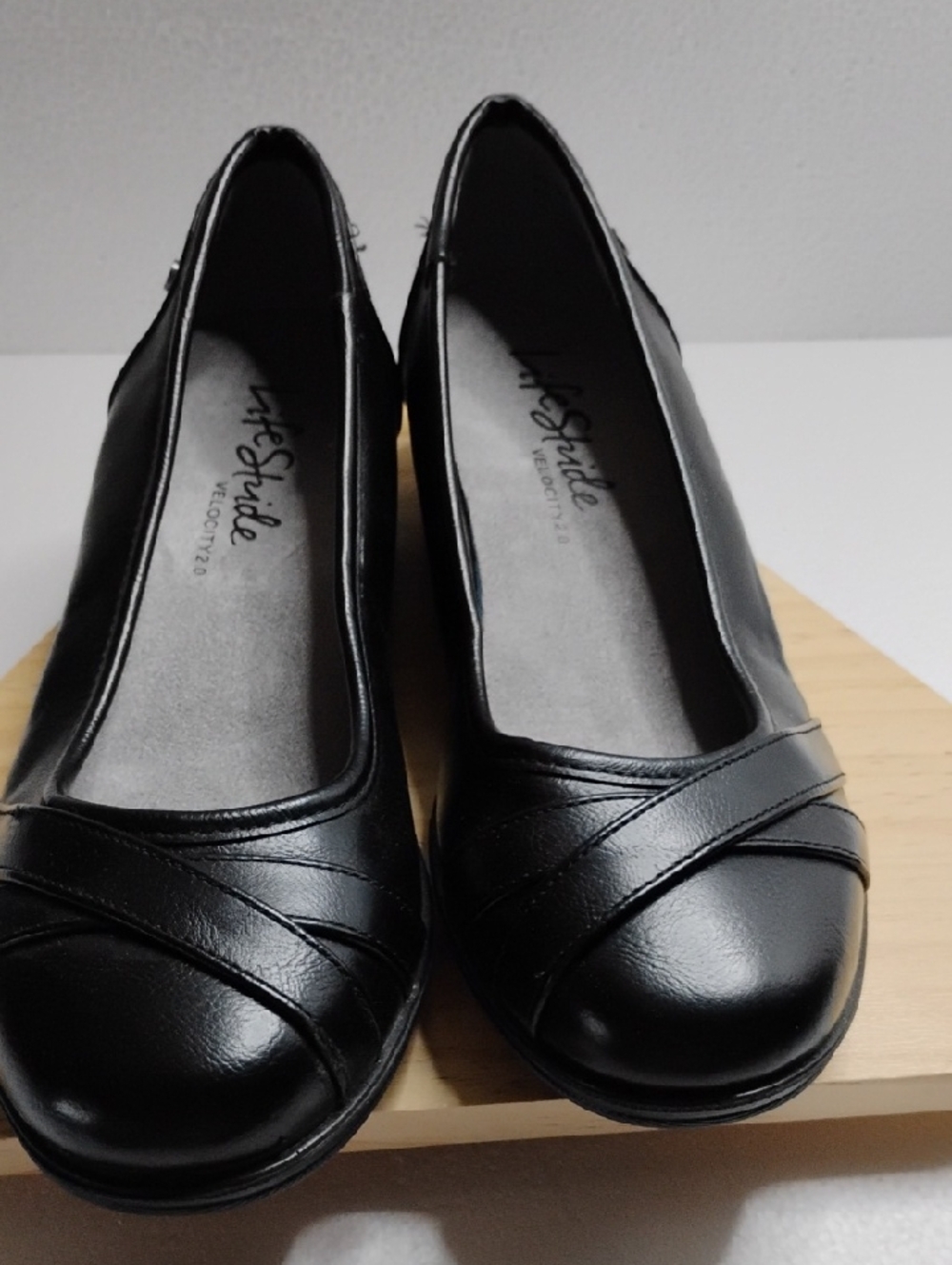 Life Stride Black Women's Slip-On Ballet Flats